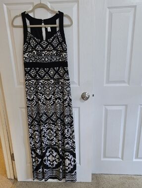 White House Black Market Black and White Printed Maxi Dress